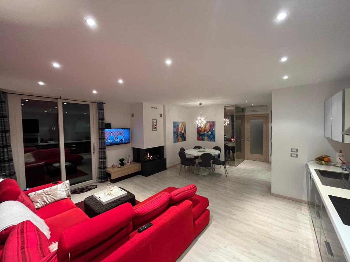 شقة Favola Bella The Panoramic Penthouse باردولينو المظهر الخارجي الصورة