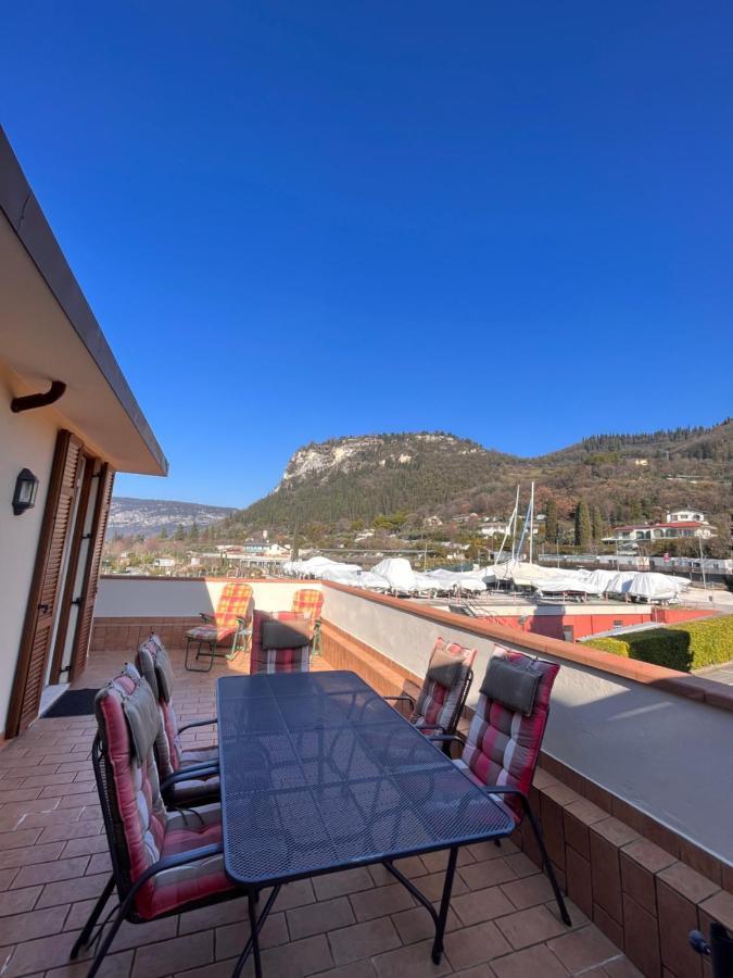 شقة Favola Bella The Panoramic Penthouse باردولينو المظهر الخارجي الصورة